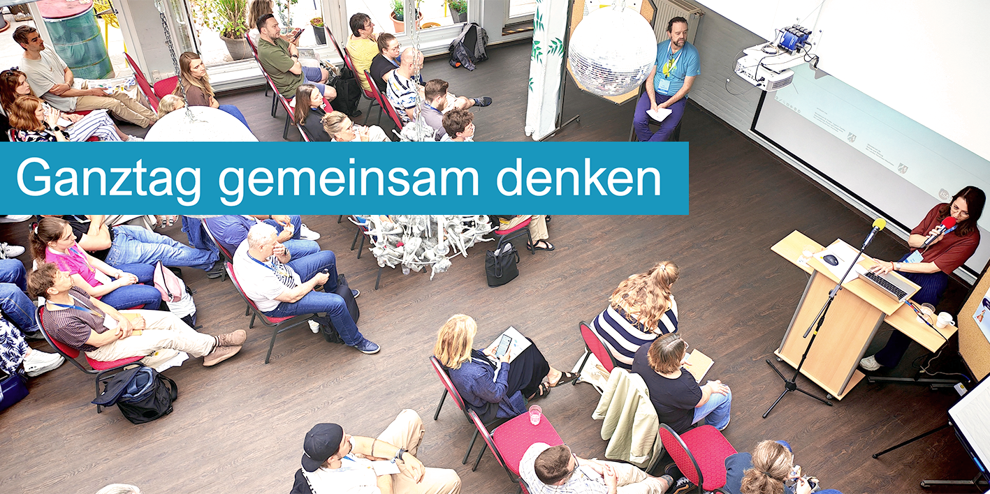 Das Bild zeigt das Barcamp